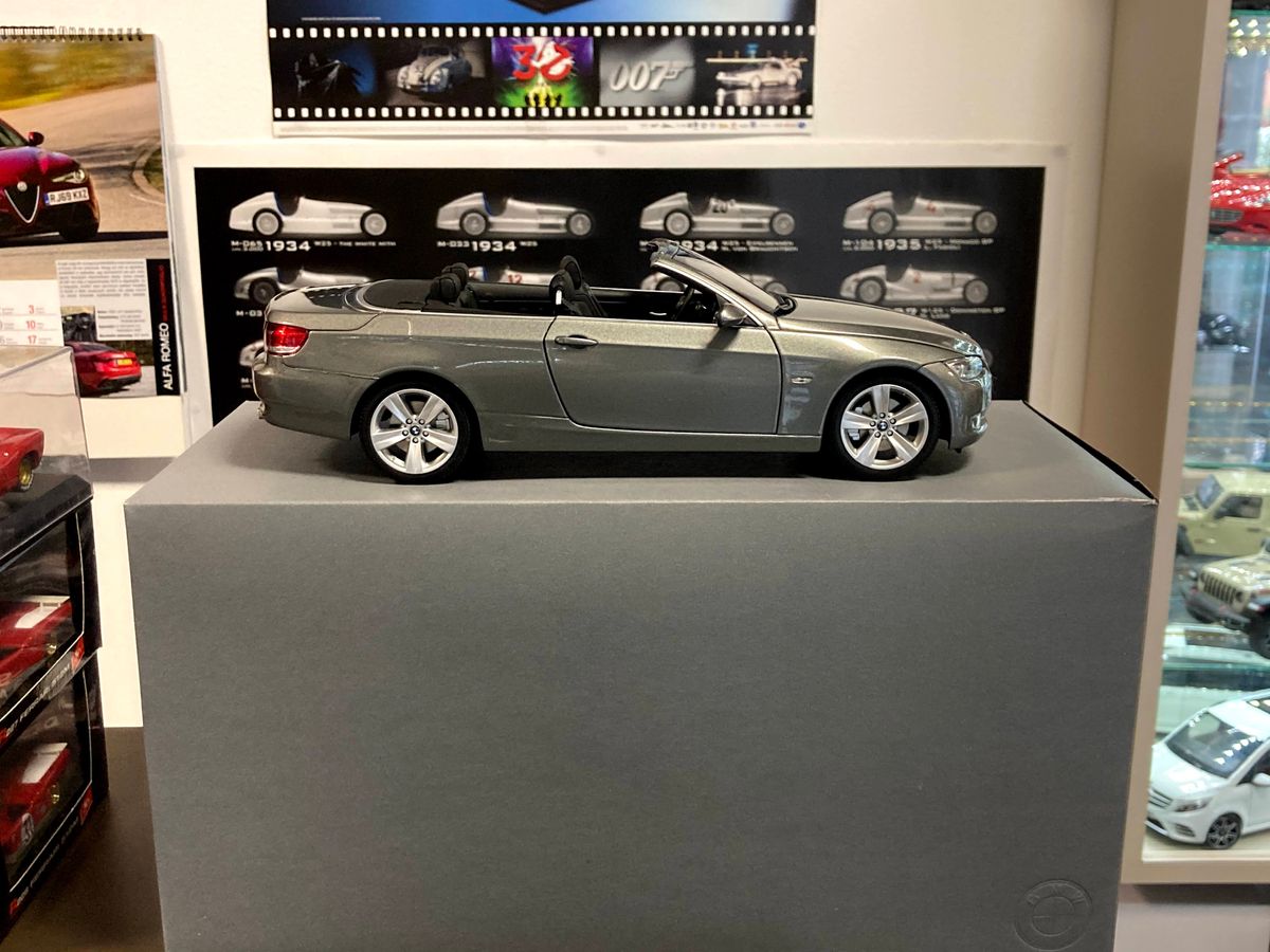 KYOSHO 1:18 BMW 335i Convertible 1/18 BMW 335i コンバーチブル