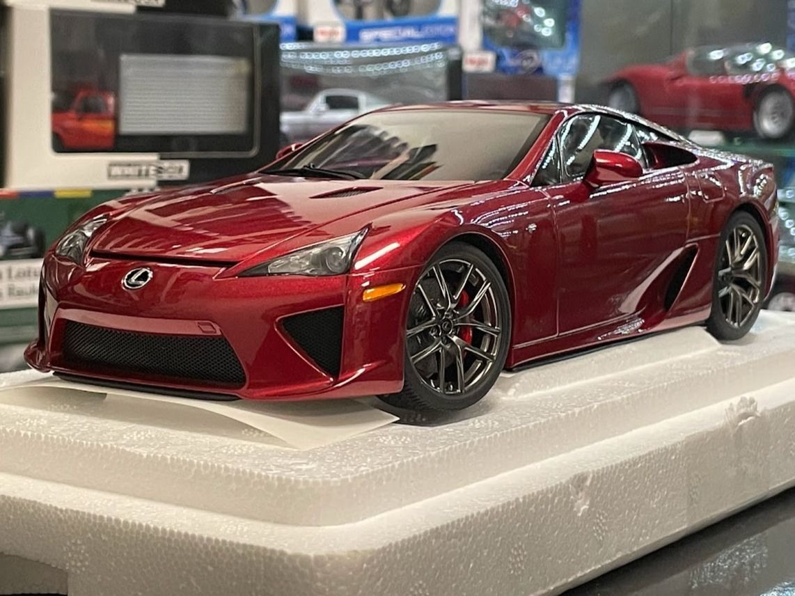 Lexus LFA 2012 Pearl Red 1:18 Autoart Composite 78853