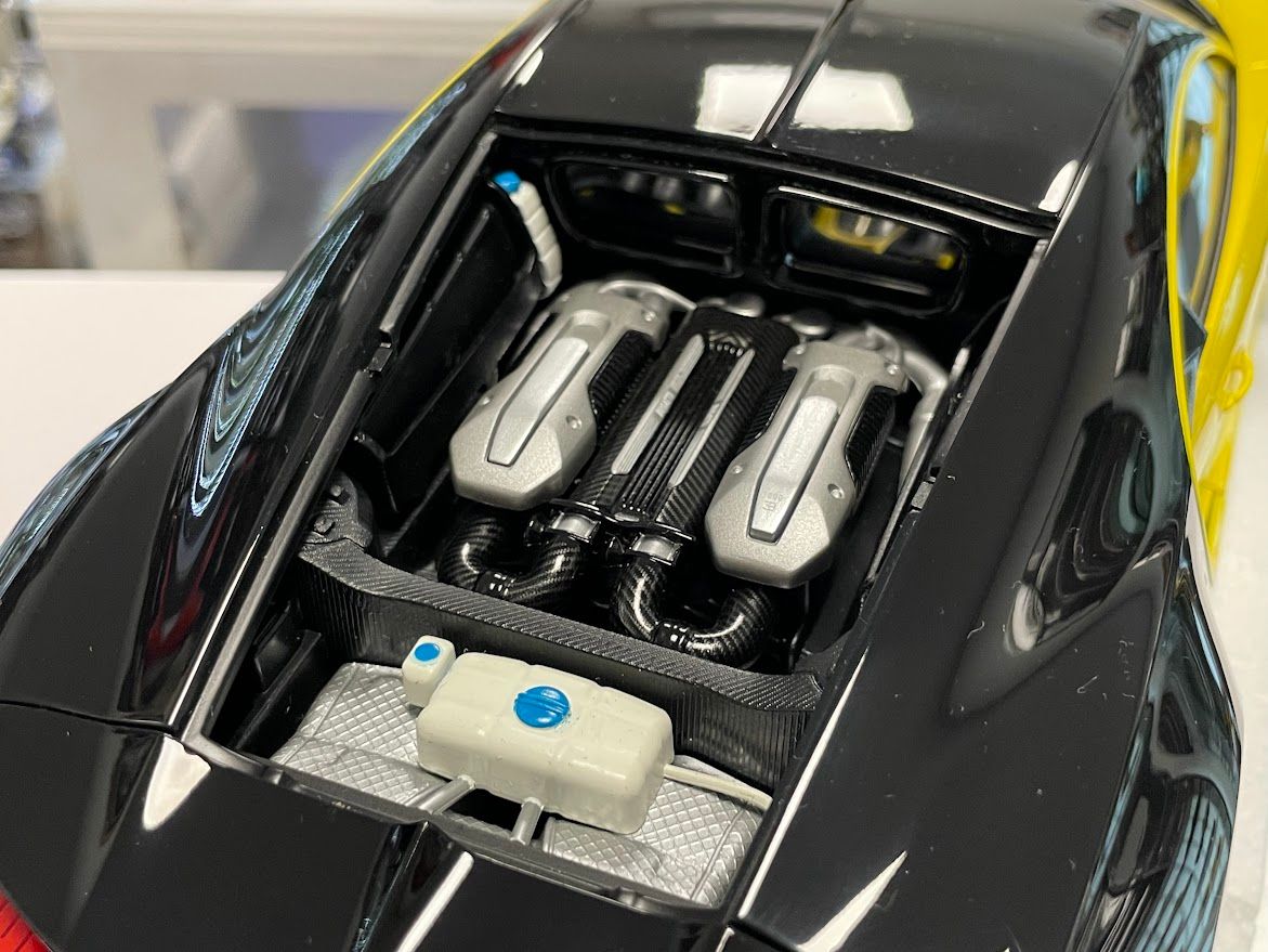 AUTOart 1:18 Bugatti Chiron ano de construção 2017 amarelo / preto