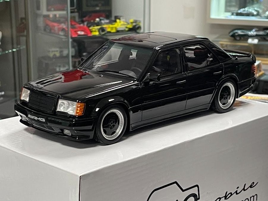 Mercedes-Benz 300E W124 5.6 AMG ''THE HAMMER'' 1987 1:18 Otto Mobile OT638