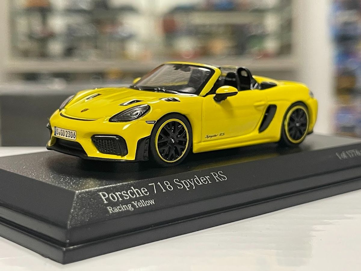 Porsche 718 Spyder RS 2023 racing yellow 1:64 Minichamps - Tarmac Works 643064007