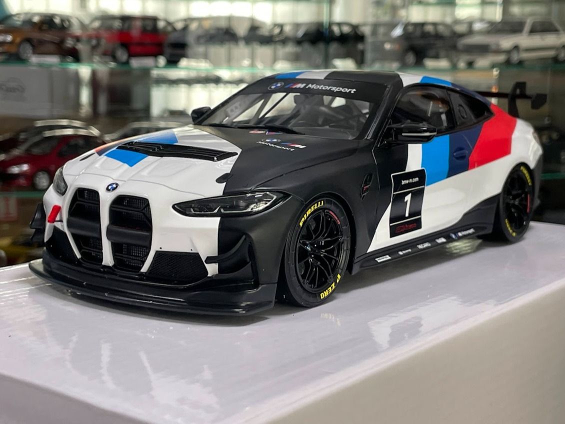 BMW M4 GT4 F82 Presentation 2022 1:18 Otto Mobile OT1228 resin 