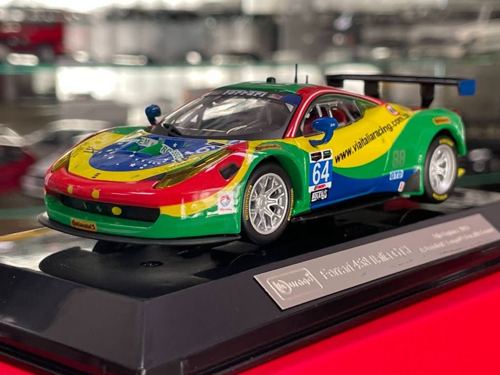 Ferrari 458 Italia GT3 No.64 24h Daytona 2015 Scuderia Corsa 1:43 Bburago Signature 18-36305