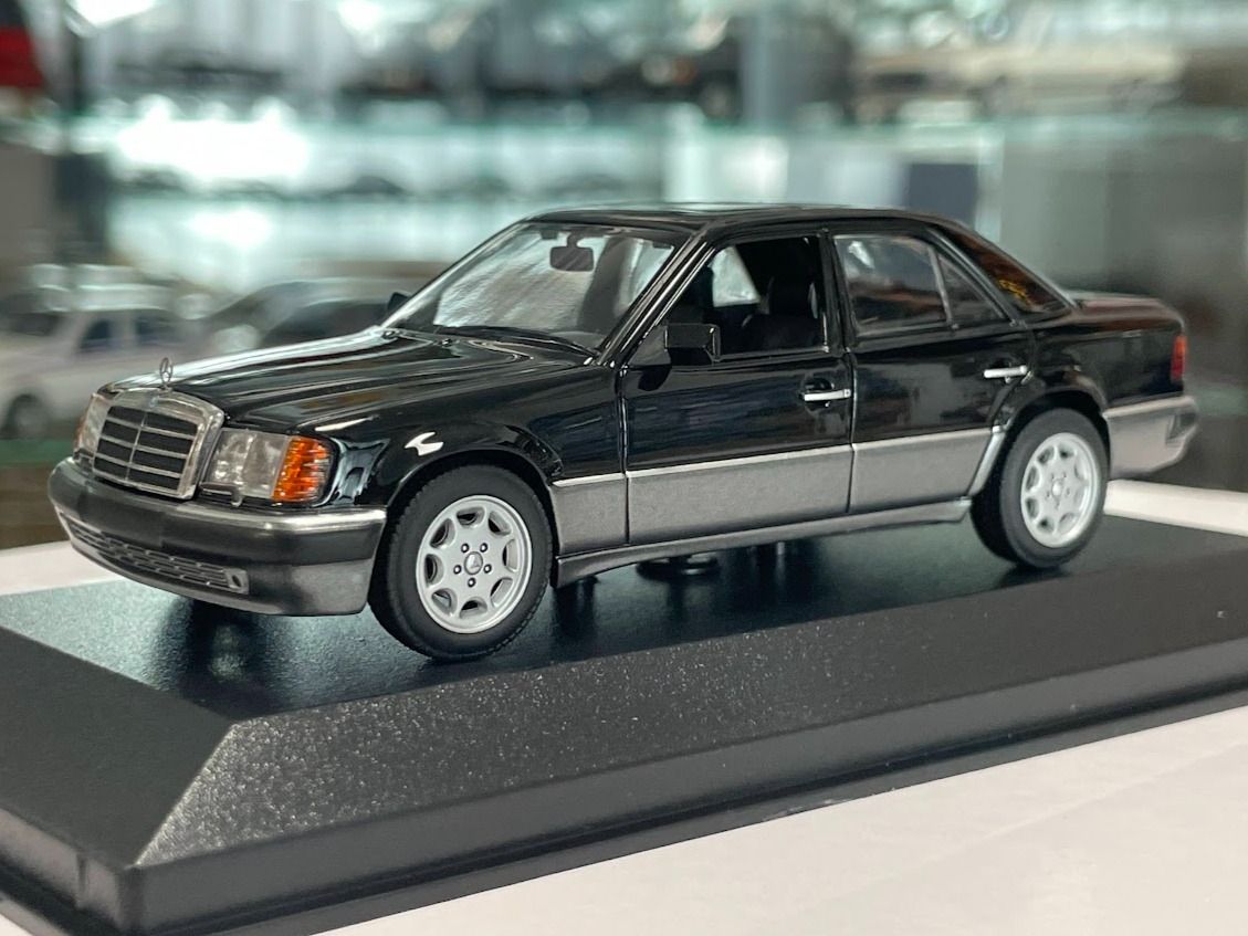Mercedes-Benz 500E V8 W124 1991 1:43 Minichamps Maxichamps Edition 940037160