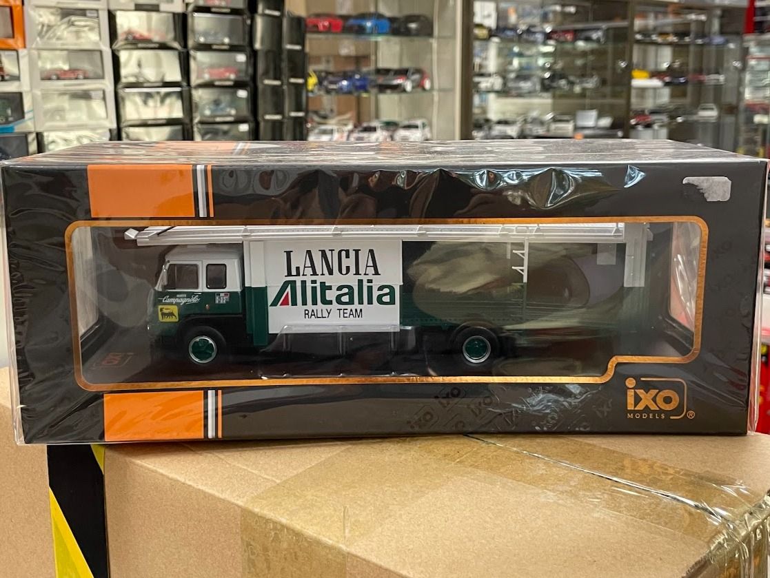 Fiat 673 Racing Transporter "Lancia Alitalia" 1976 1:43 IXO TRU038