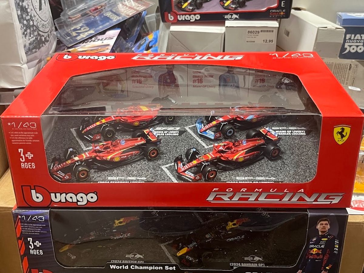 4 autós szett Ferrari SF23 - SF24 F1 Leclerc 2023-2024 1:43 Bburago Formula Racing 18-36848