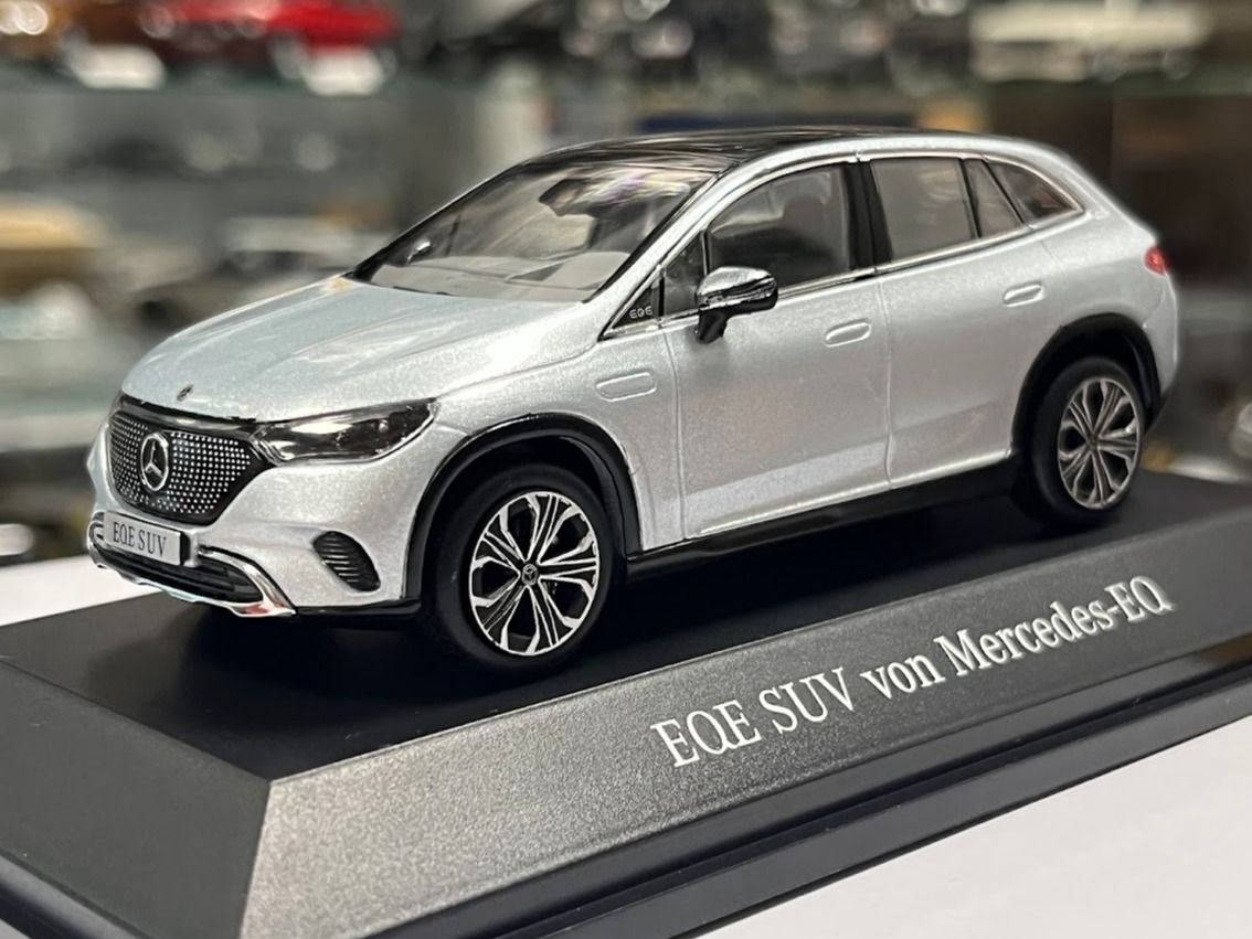 Mercedes-Benz EQE SUV (X294) 2023 high-tech silver 1:43 Spark B66960834